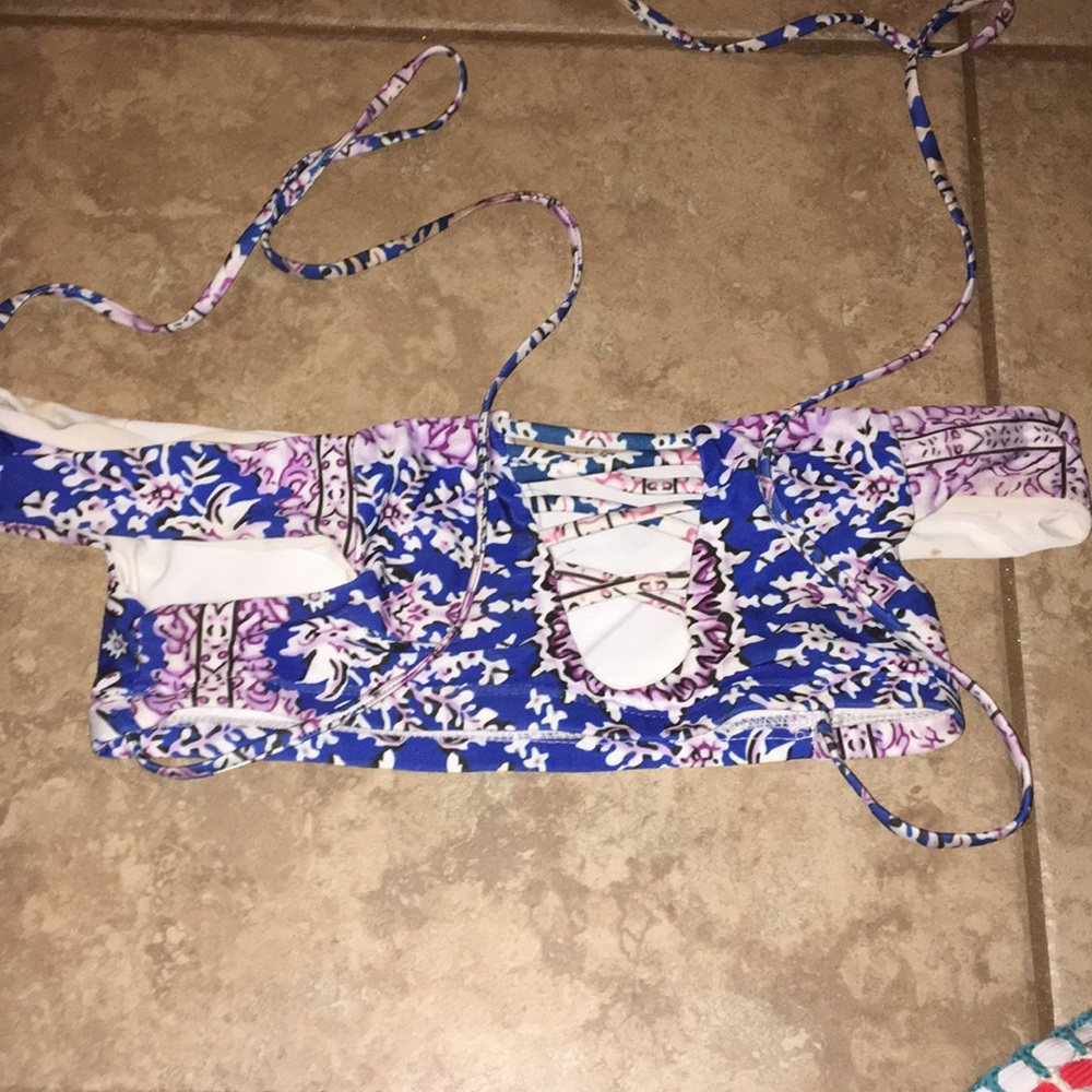 Off the shoulder bikini